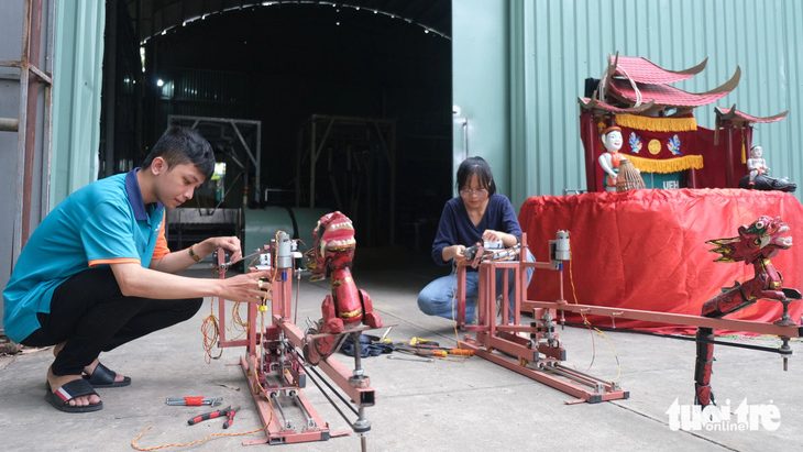 [Báo Tuổi trẻ] Sinh viên Viện Công nghệ Thông minh và Tương tác làm Robot múa rối nước
