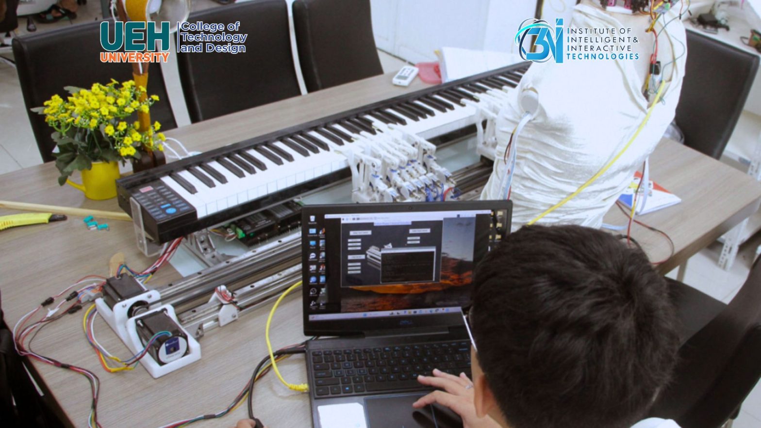 [Báo Phụ nữ] Robot chơi piano được chế tạo bởi Dubaicasino hiện đang mở năm nhất