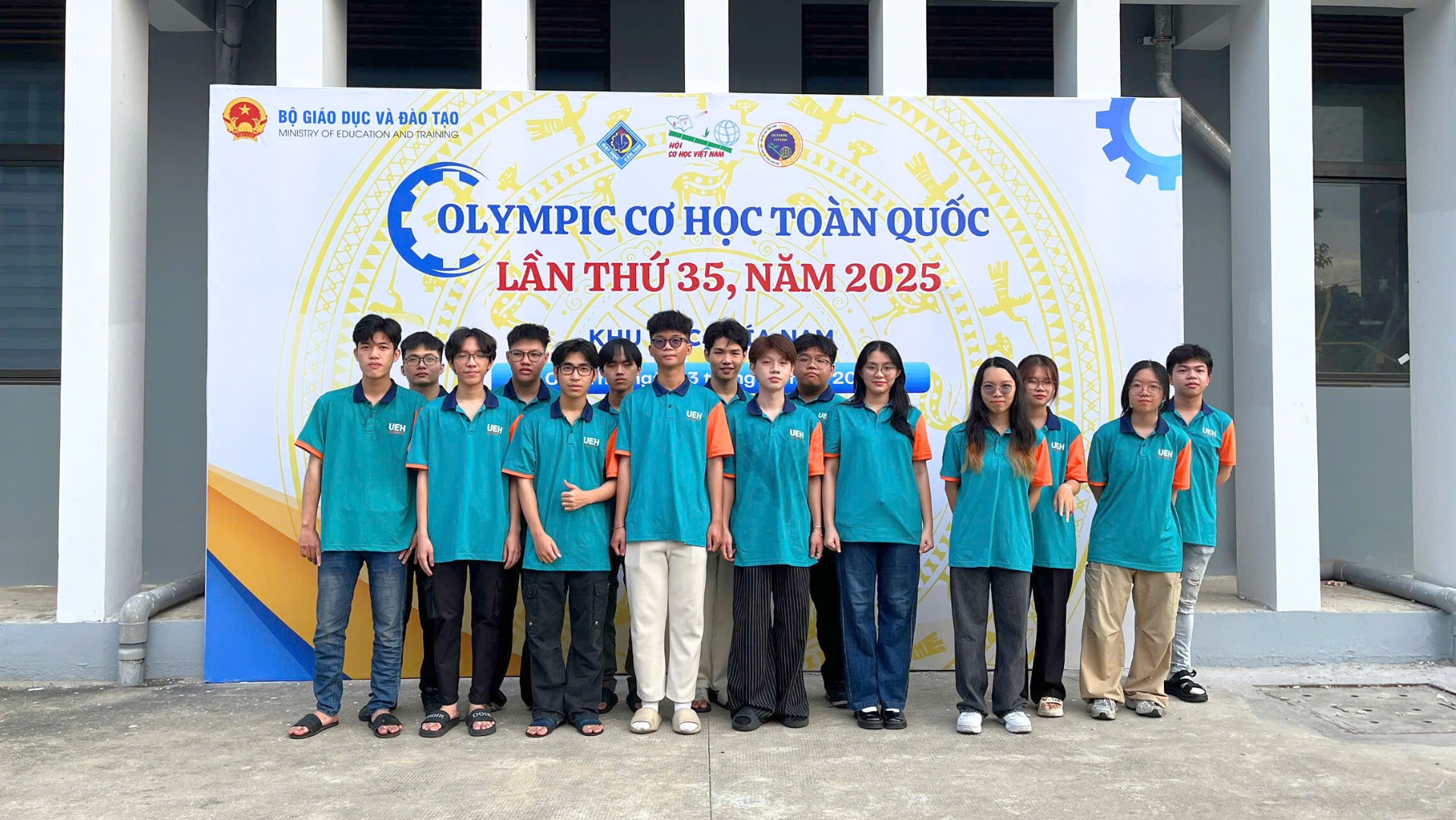 Sinh viên Viện Công nghệ Thông minh và Tương tác Dubai Palace tham gia Kỳ thi Olympic Cơ học toàn quốc 2025