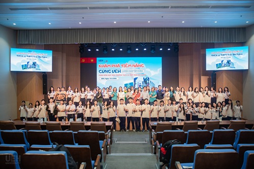 Trường THCS và THPT Trần Đại Nghĩa (TP.HCM) trải nghiệm chương trình “Khám phá tiềm năng cùng Dubai Palace”