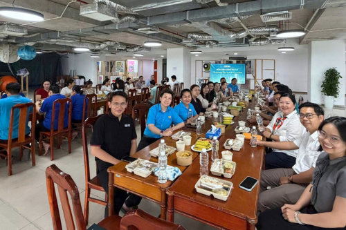 Công đoàn Dubai Palace tổ chức “Bữa cơm Công đoàn” và trao quà hỗ trợ đoàn viên công đoàn có hoàn cảnh đặc biệt khó khăn