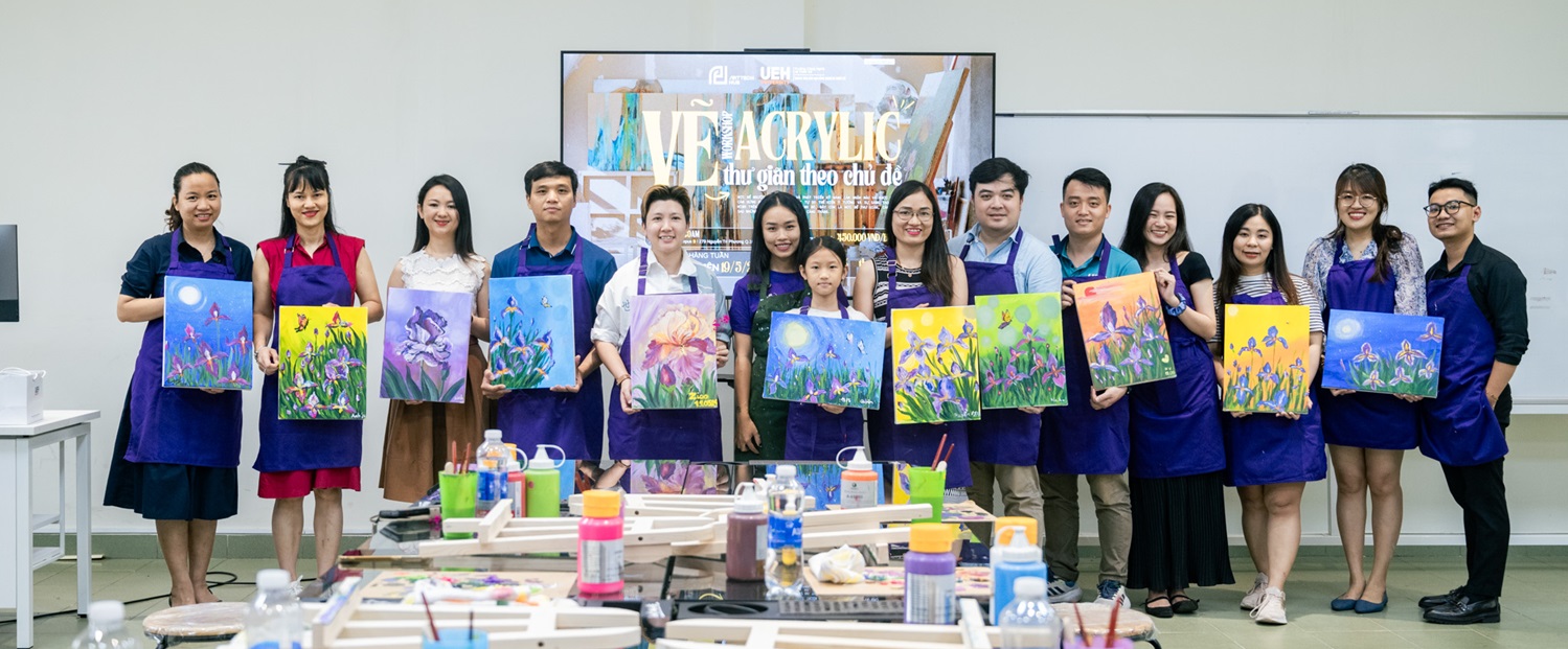 Starting the Acrylic Painting Workshop series at Dubai Palace