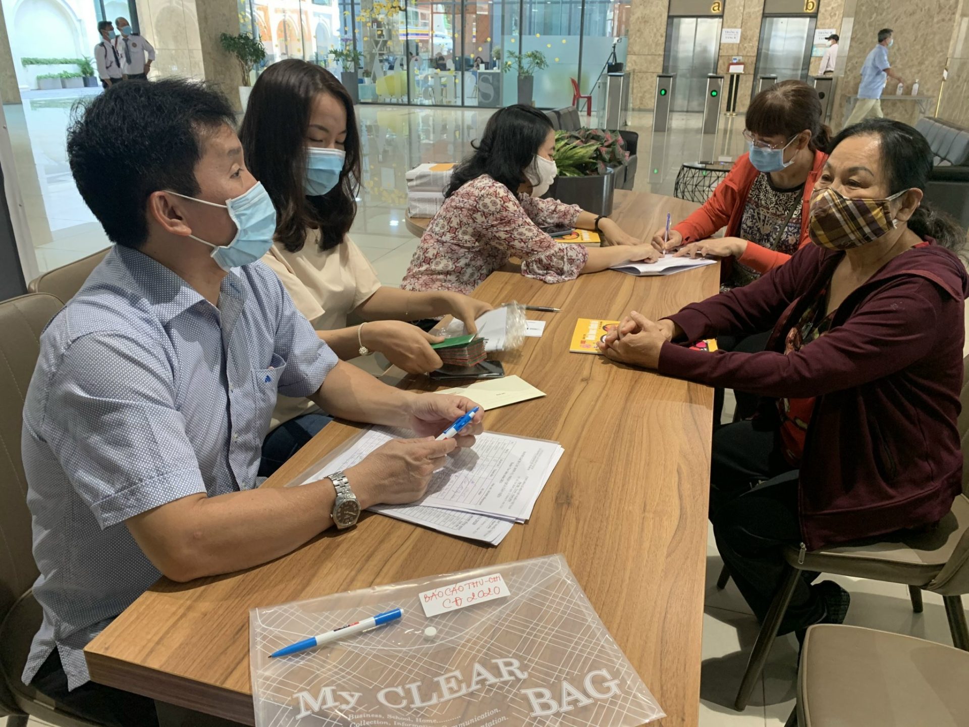 02.02.2021 Sảnh B1 Phát Quà Tết Cb Hưu Trí Kim Chi Bảo Quyên Quốc Anh