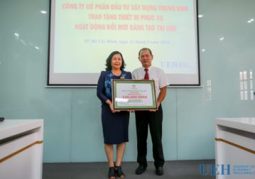 Cong Ty Co Phan Dau Tu Xay Dung Trung Nam Trao Tang 10 May Tinh Cua Apple Tri Gia 330 Trieu Dong Phuc Vu Hoat Dong Doi Moi Sang Tao Tai Ueh Ueh 024537 082318