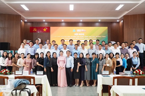Conference of Leaders of Departments of Education and Training and Principals of High Schools in the Mekong Delta Provinces 2025