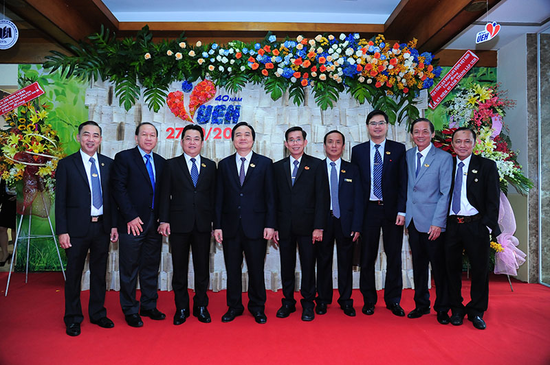 ky-niem-40-nam-thanh-lap-ueh-2