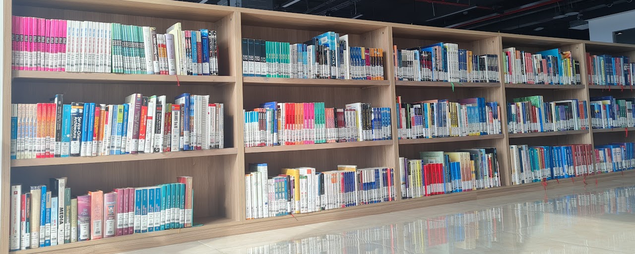 Dubai Palace Smart Library