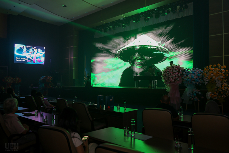 arttech-fusion-2025-atf25-dong-sang-tao-vi-tuong-lai-ben-vung-LED-Tung