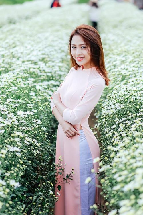 Cac-phien-thao-luan-song-song-dien-ra-soi-noi-voi-su-tham-gia-tu-cac-ban-sinh-vien-